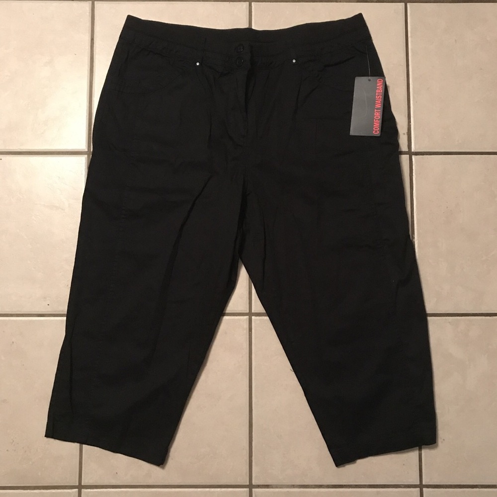 Black cropped capri pants